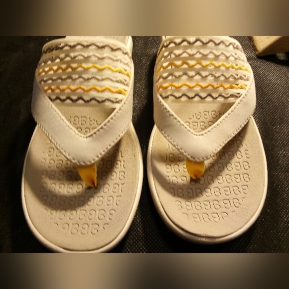 BZees - NWT-Cabana, Size 6.5 Women Sandals Comfort Shoe No Box/Dust Bag Included - Picture 10 of 16